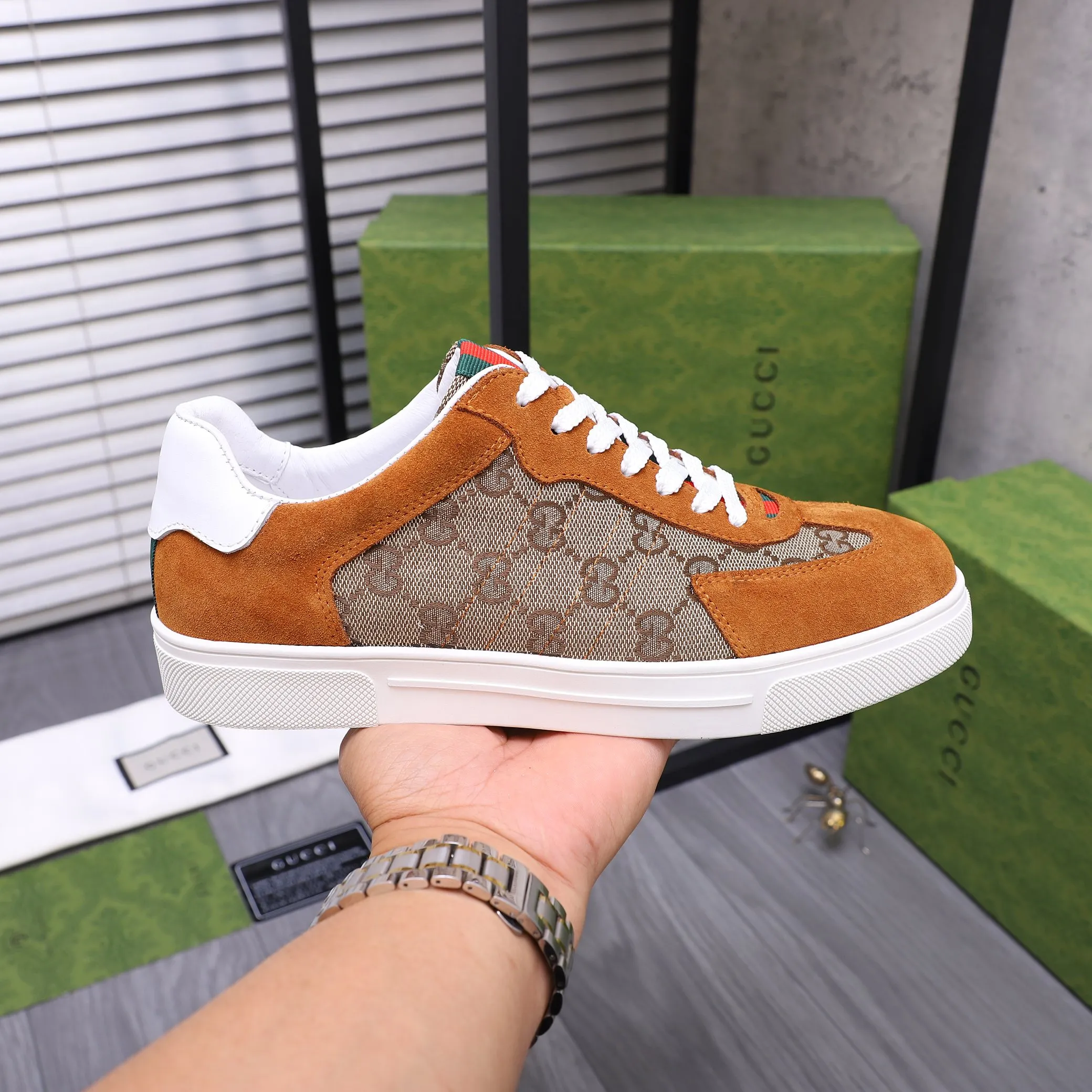 Men's shoes 💰p400 Product trademark: GUCCI "Gucci" casual lace-up men's shoes Regular size: 38-45 (45 is custom-made and non-returnable) Product materials: Selected classic woven stitching frosted cowhide upper, pigskin lining, original rubber outsole